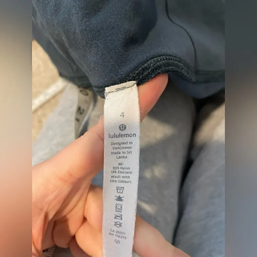 Lululemon Reveal Crop Interconnect *18